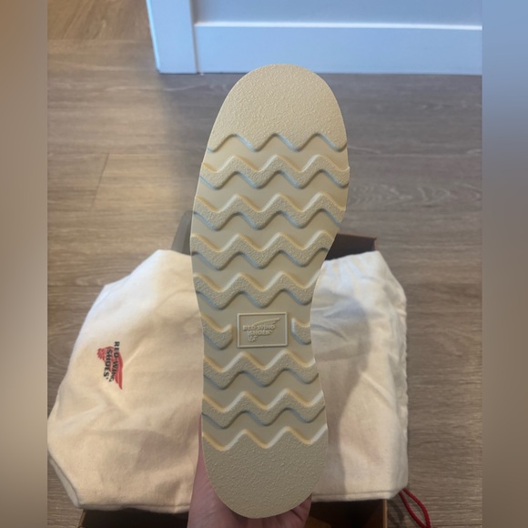 Red Wing 6” Classic Moc in Oro, women’s size 9, NEW IN BOX - Picture 3 of 6